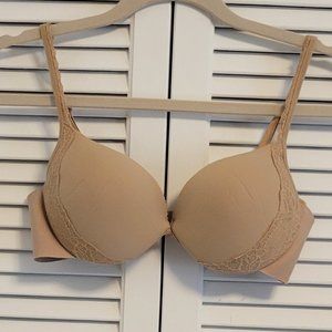 Maidenform natural/tan padded underwire bra with lace sz: 34C